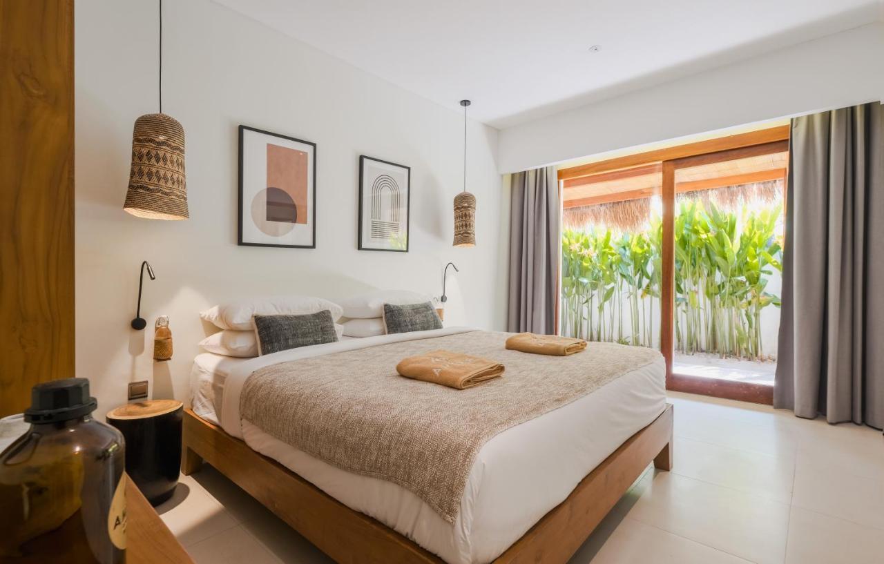 Amber Lombok Beach Resort Selong Belanak Esterno foto