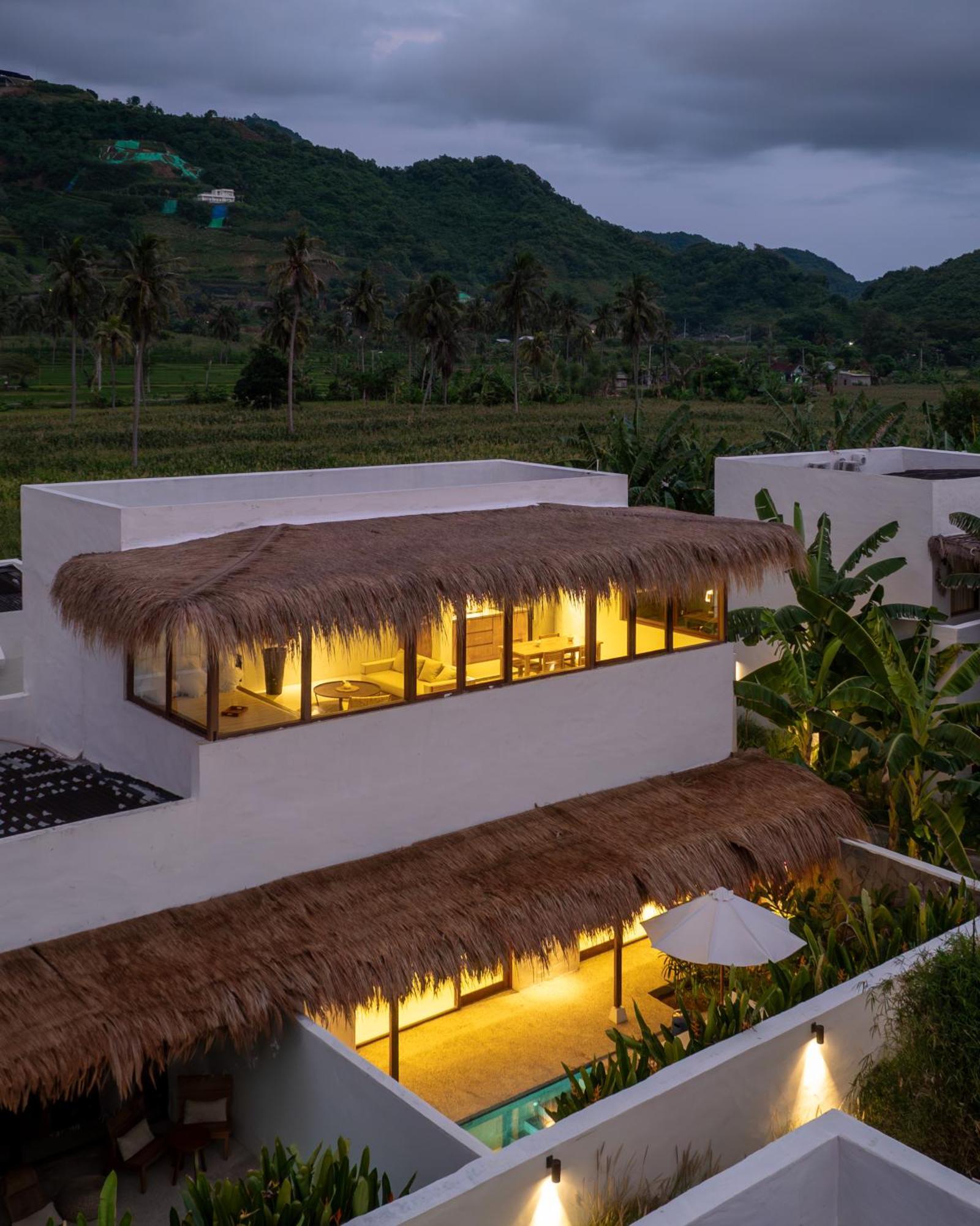 Amber Lombok Beach Resort Selong Belanak Esterno foto